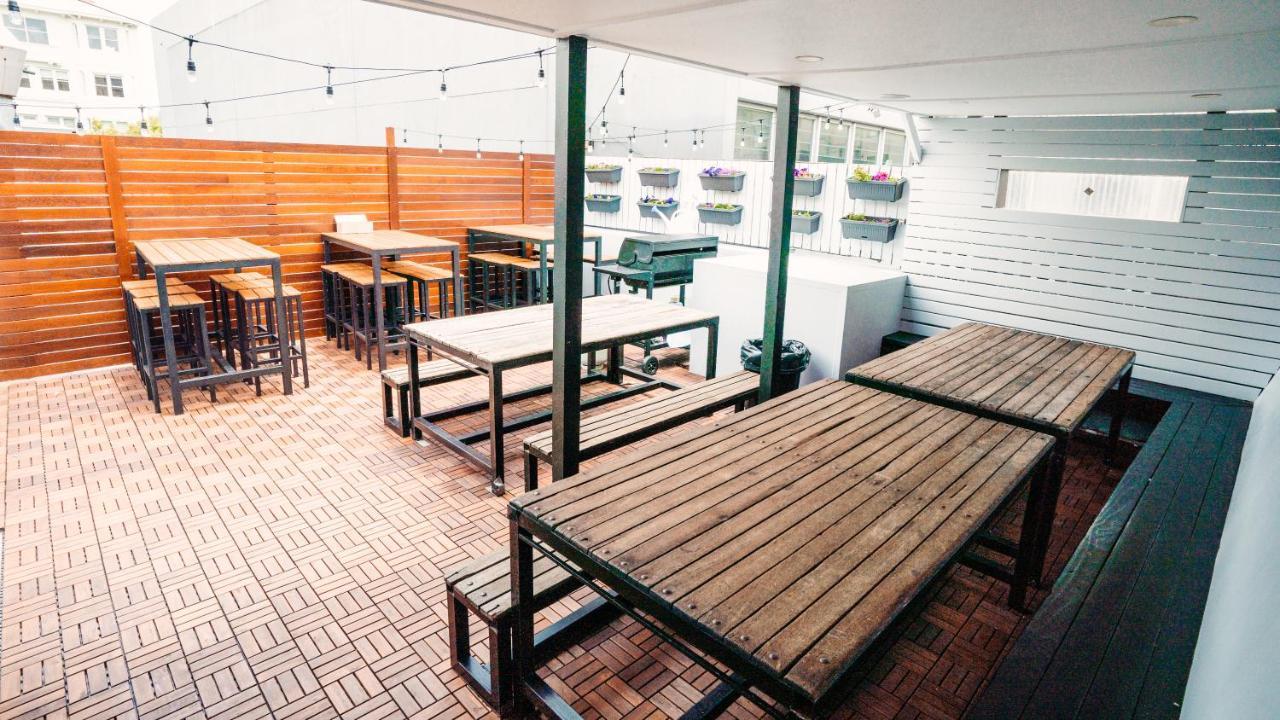 Mad Monkey Downtown Sidney Exterior foto
